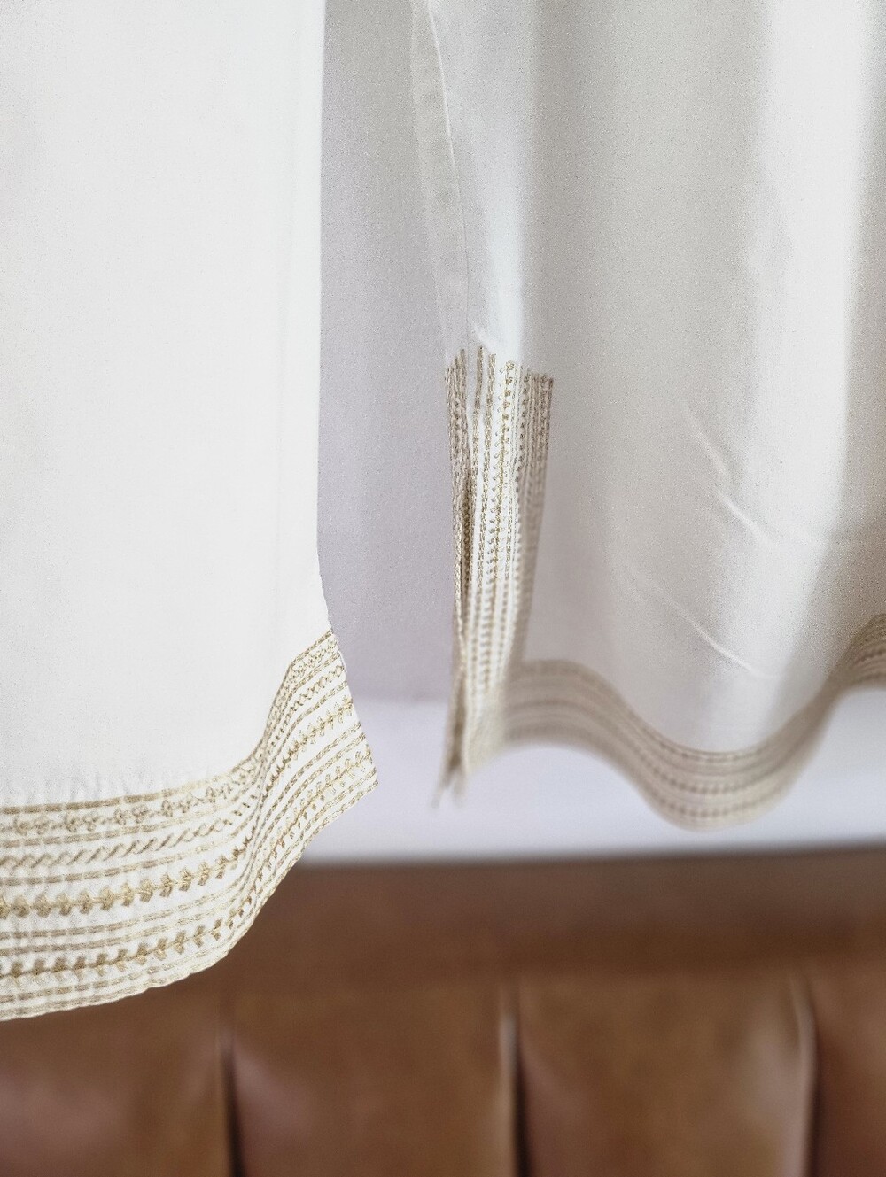 22/24- Lane Bryant- Tunic Top with Gold Embroidery - Picture 4 of 5